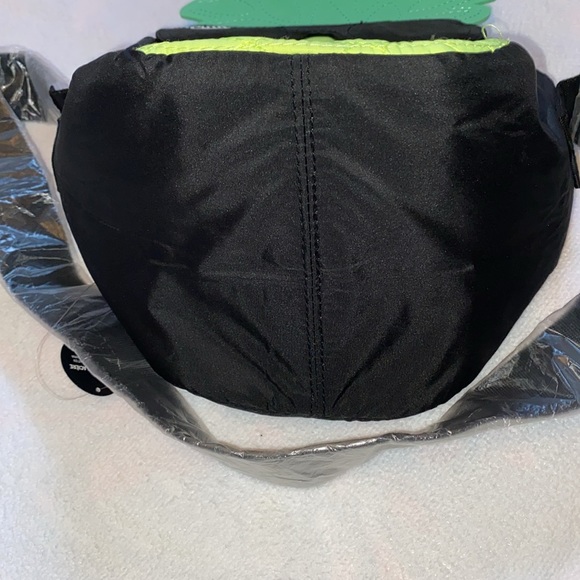 🆕🌟Host Pick🌟VS PINK - Pineapple Cooler🍍Purse Bag - Picture 7 of 7